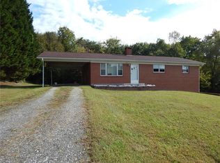 161 Booker St, Mount Airy, NC 27030