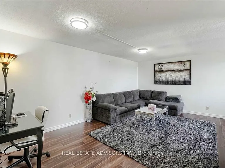 41 Markbrook Ln #1203 — Photo 3