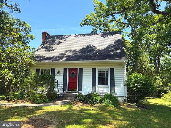 2nd image of 8611 Oakmont St