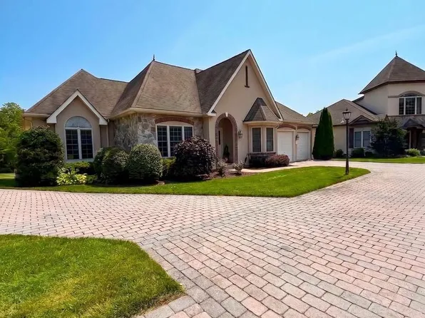 7 Laurel Hill Ct, Gettysburg, PA 17325