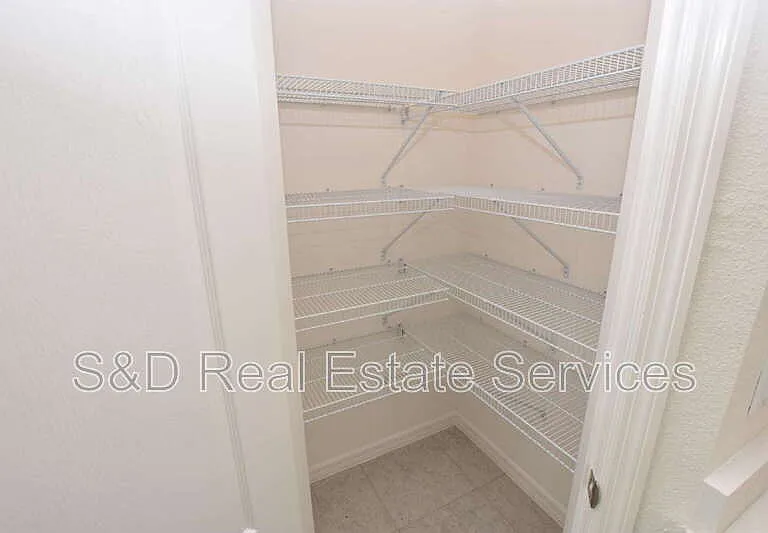 3913 Academia Ave — Photo 7