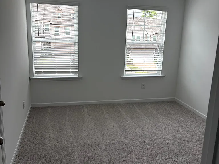 145 Milledge Commons Dr — Photo 7