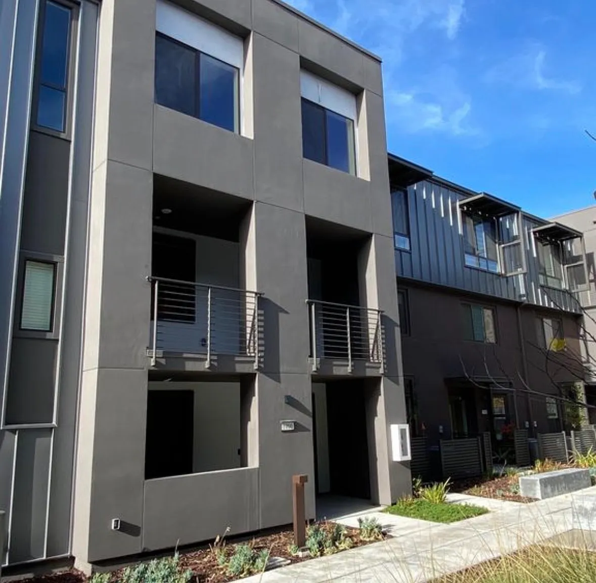 2 bed, 1273 sqft, $4,100 — Photo 1