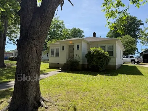 712 S Main St Photo 1