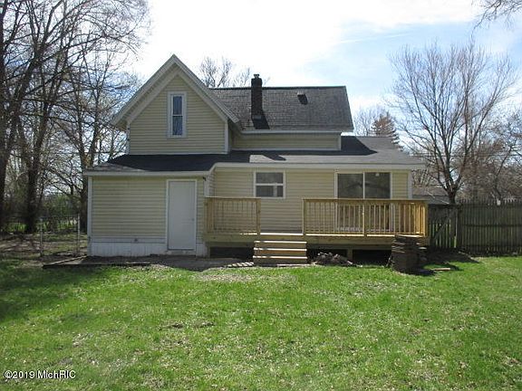 5th image of 117 Mitchel St