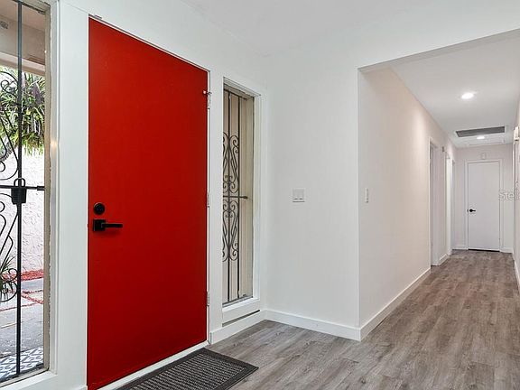 4th image of 8308 La Serena Dr