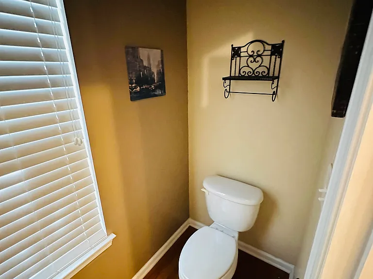 628 Penn St #628 — Photo 15