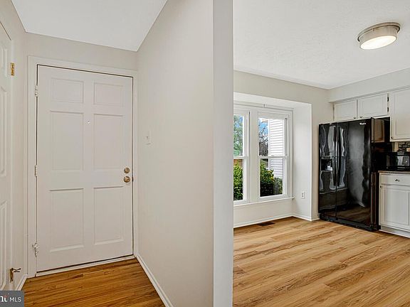 5th image of 8356 Mary Lee Ln