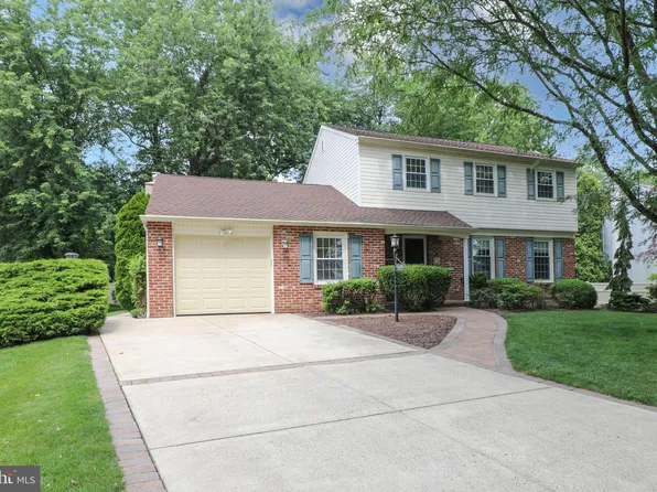 2423 Continental Dr, Warrington, PA 18976