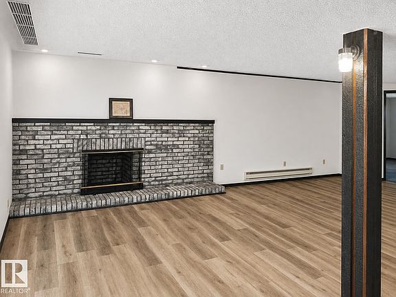 4th image of 7812 144th Ave NW