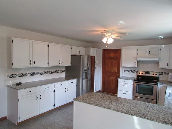 5th image of 2 Wintergreen Cir
