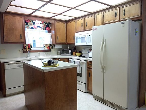 5th image of 7446 Pinegrove Dr #58