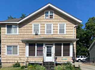 806 Hammond Ave, Aurora, IL 60506