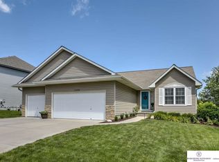 15208 Mary St, Omaha, NE 68116