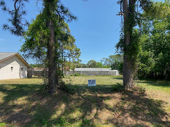2nd image of 3043 Tamarind Dr