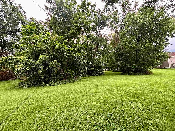 5th image of 524 W Lincoln Ave