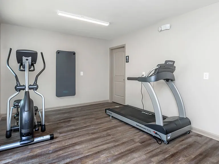 Hickory View Apartments — Photo 44