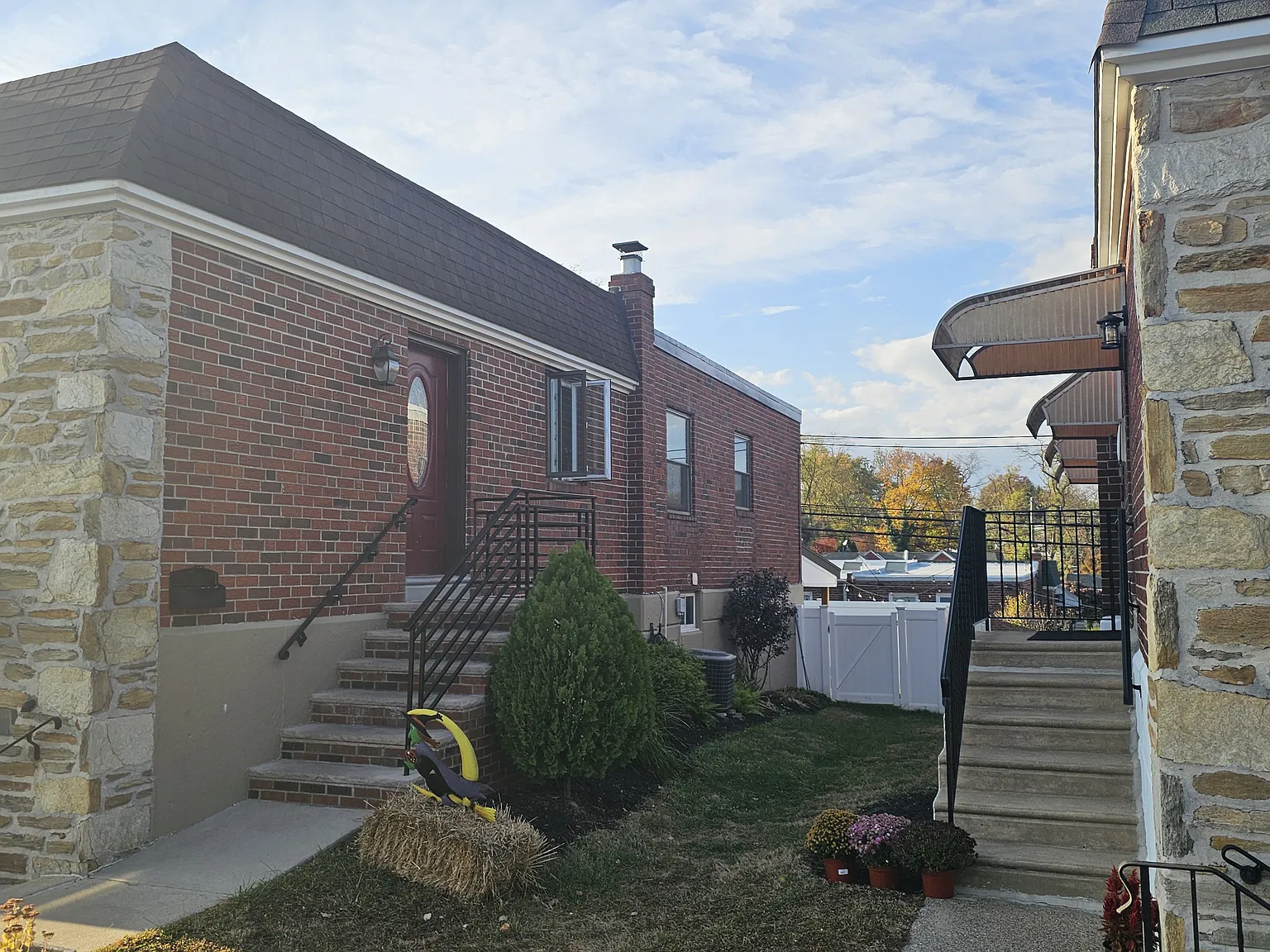 3 bed, 1117 sqft, $2,600 — Photo 3