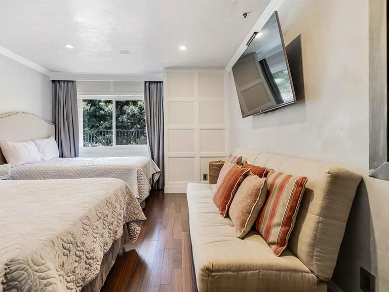 5705 Friars Rd #11 — Photo 21