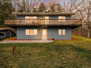 9900 S Big School Lot Lake Rd, Holly, MI 48442