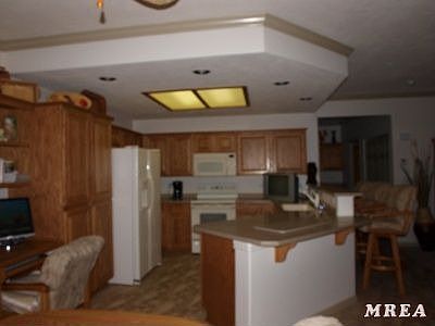 Kitchen/Breakfast Bar