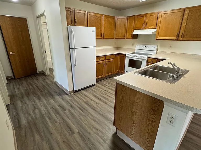 90 E Gridley Ave — Photo 85