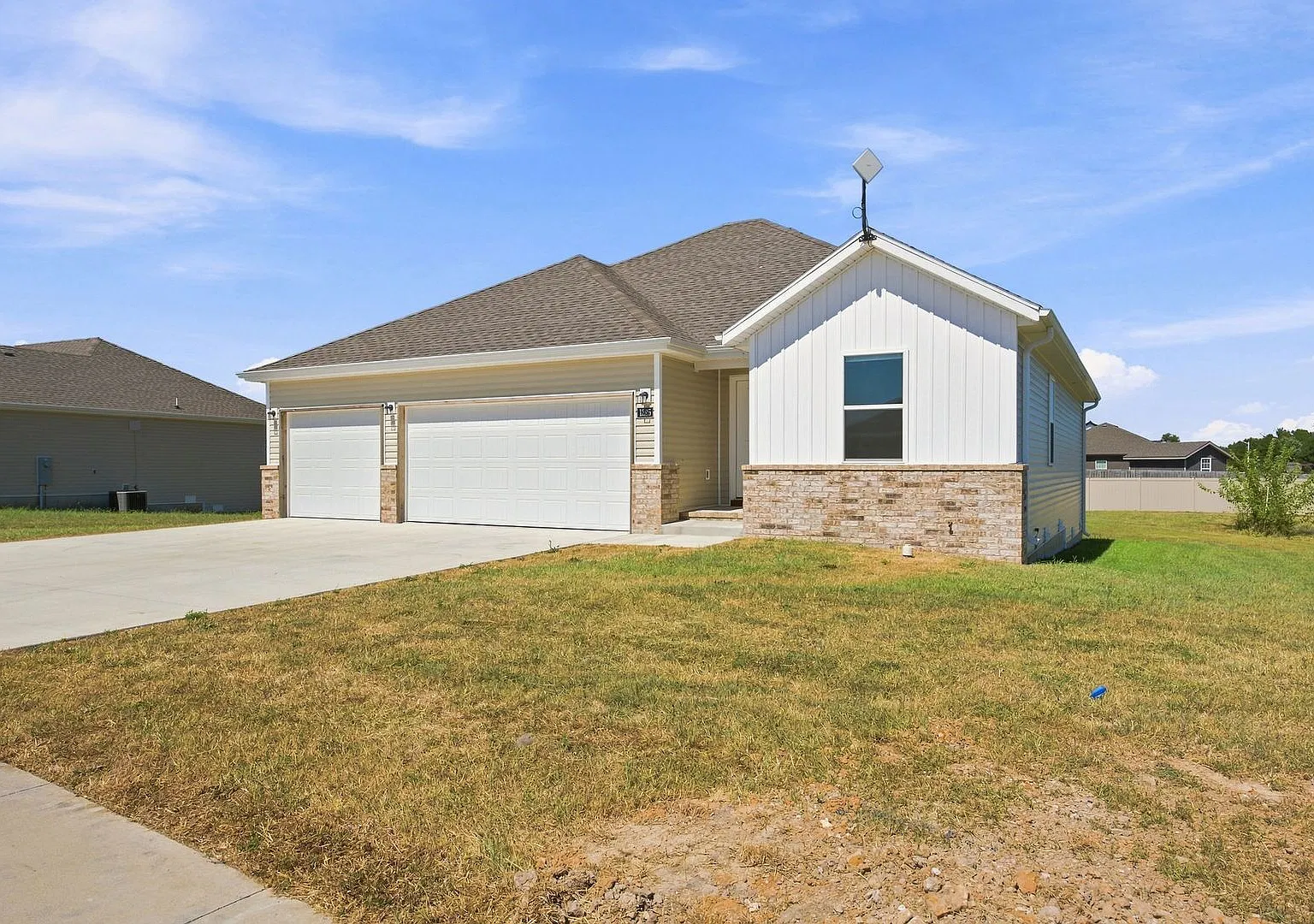 Newly Built 4 Bedroom Home Bolivar, Mo — Photo 3