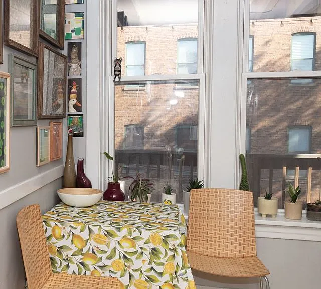 2071 N Hoyne Ave #2 — Photo 16