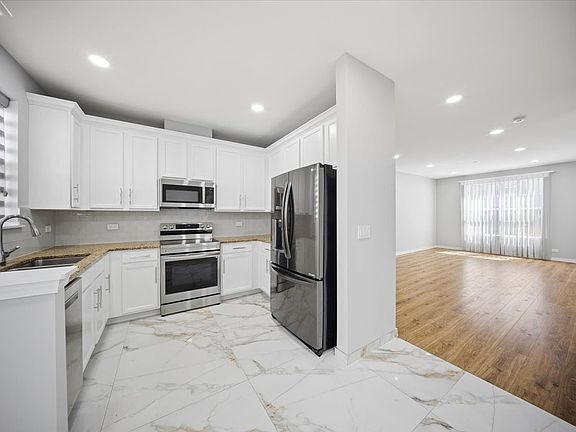 5th image of 1244 Evergreen Ave