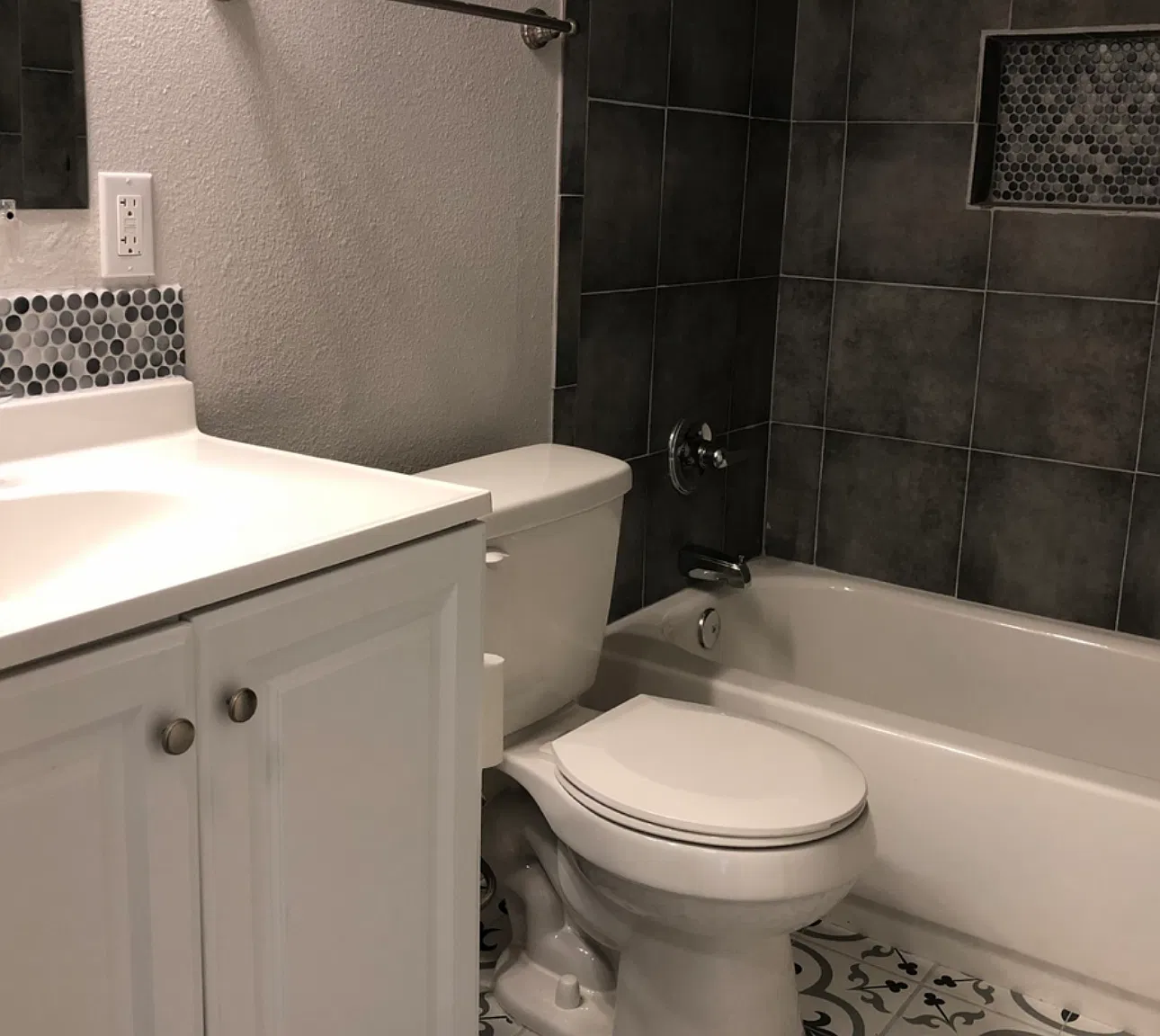 3 bed, 1028 sqft, $1,500 — Photo 4