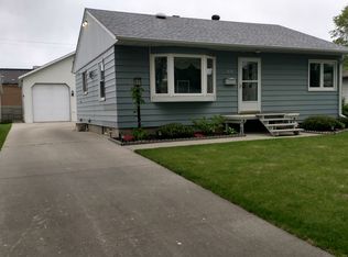 1826 12th Ave N, Grand Forks, ND 58203
