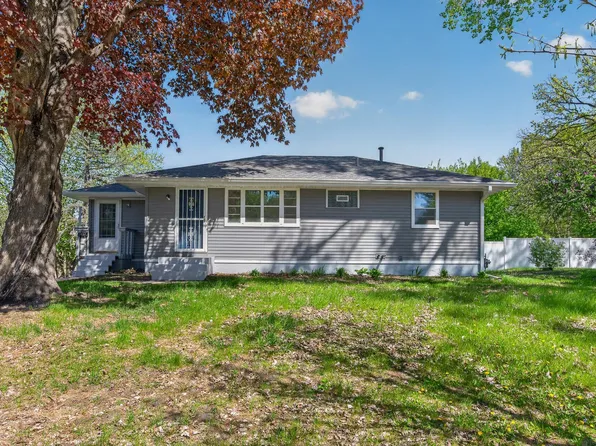 5932 Perry Ave N, Crystal, MN 55429