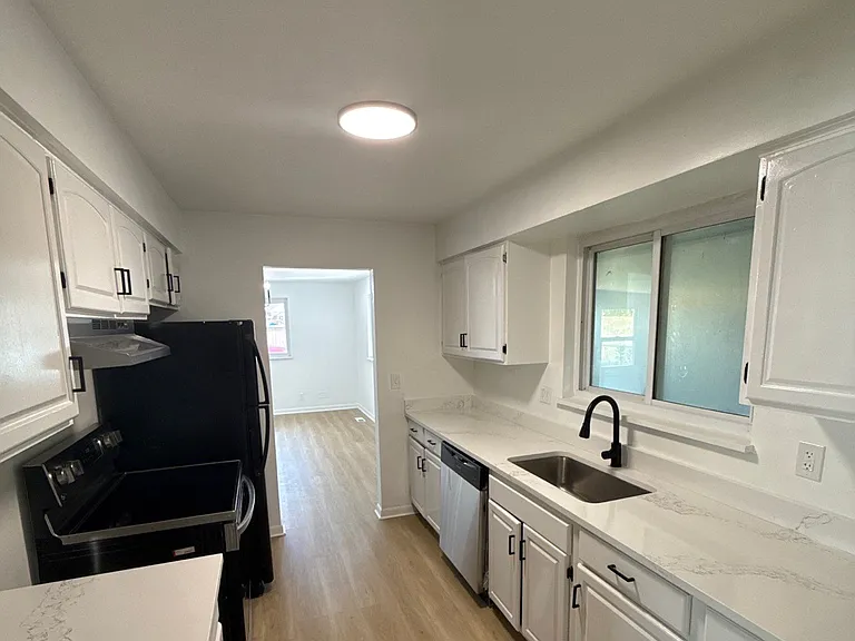 2200 Yorkshire Pl — Photo 15