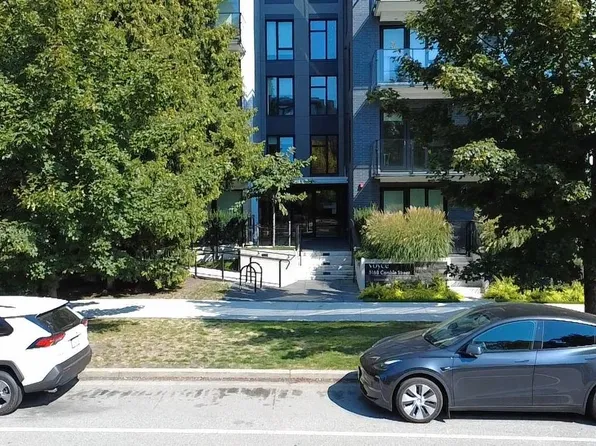 5168 Cambie St #210, Vancouver, BC V5Z 0K7