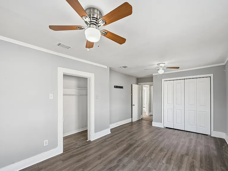 2224 Poplar St — Photo 14