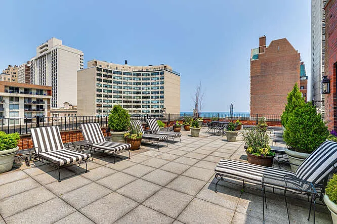 73 E Elm St #4B — Photo 23