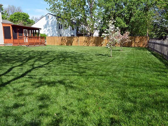 Large, Lvl, Fenced Backyard