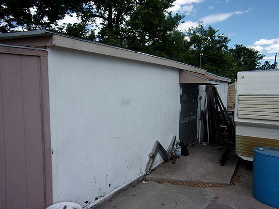 Shop 2 from street side