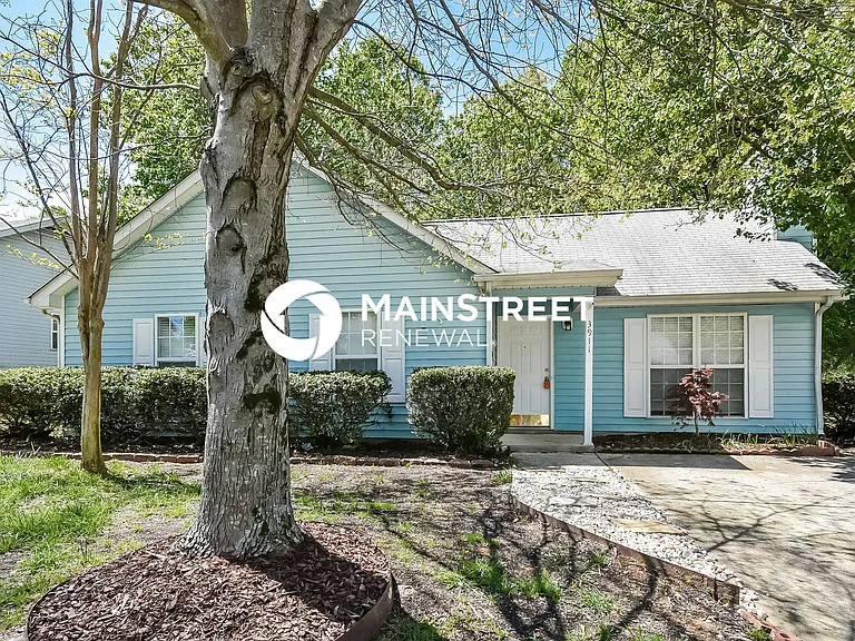 3911 Woodberry Lake Dr — Photo 1