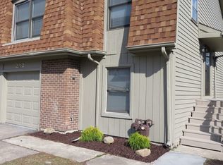 232 Juniper Ln, Bolingbrook, IL 60440