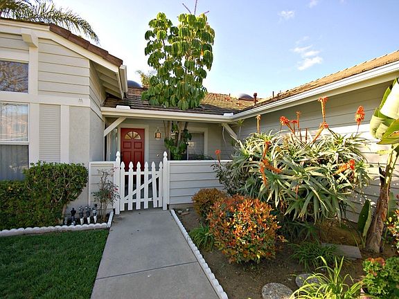 3rd image of 841 Deerfield Ct