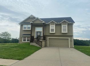 9451 N Lenox Ave, Kansas City, MO 64154