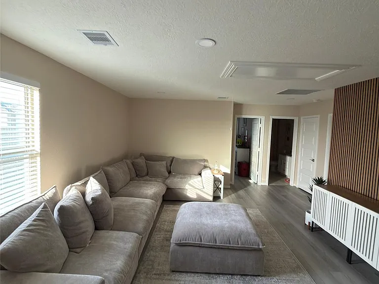4915 Abbey Manor Ln — Photo 7