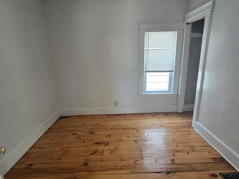 16 Oliver St #2 — Photo 4