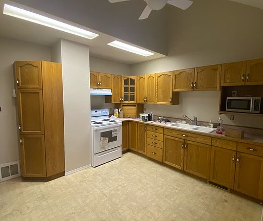 4th image of 12128 95a St NW