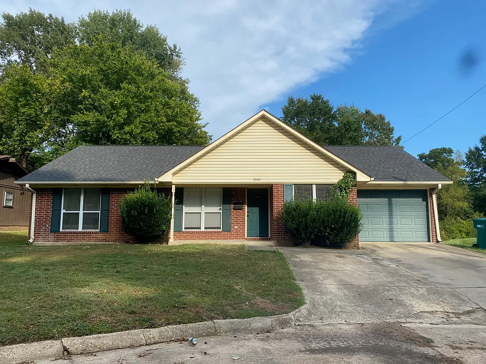 3508 Sabine Ave