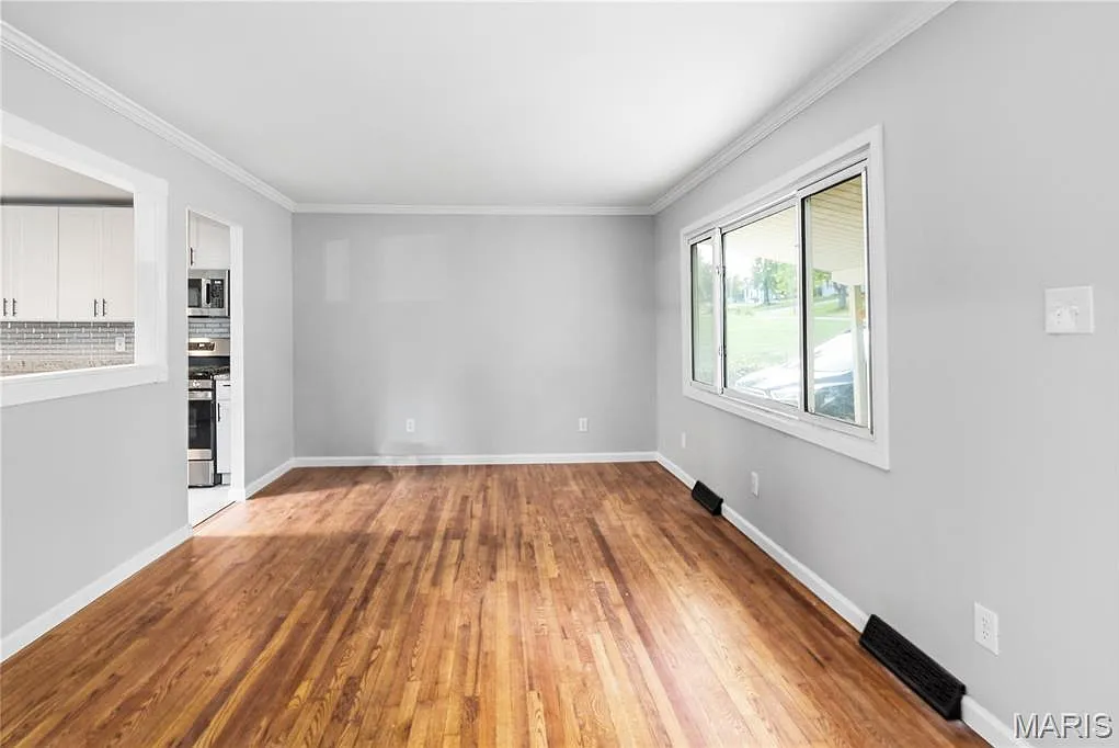 2 bed, 1.0 bath, 1350 sqft, $1,850 — Photo 4