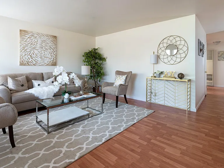 Park Villa Apartments — Photo 25