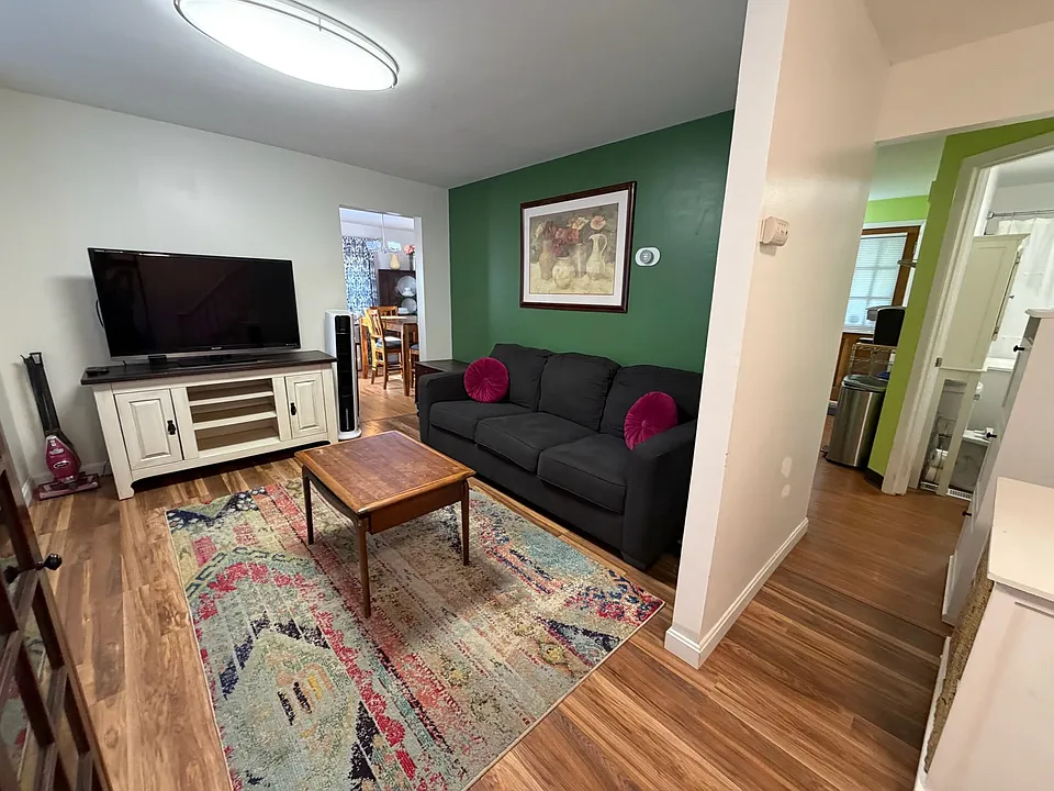 22 Cottage Pl