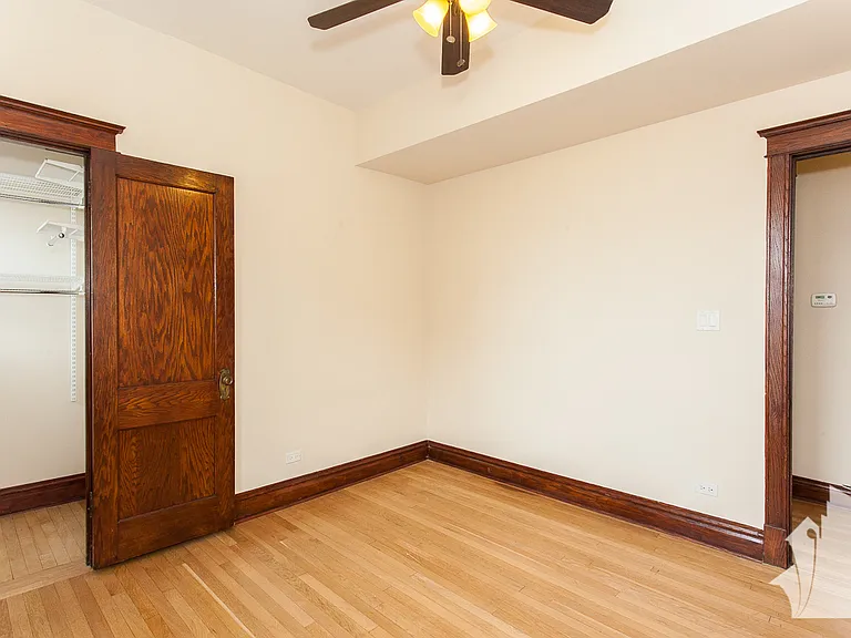 1436 W Addison St — Photo 6
